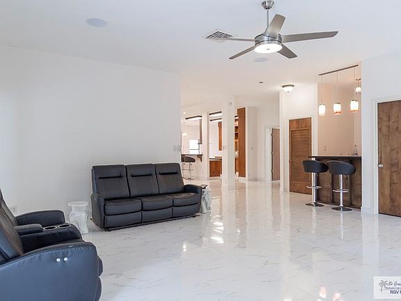 4th image of 611 Resaca Vista Dr