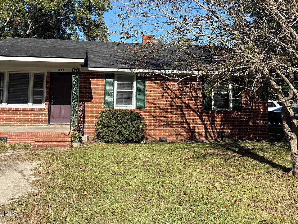 833 Kennedy Ave