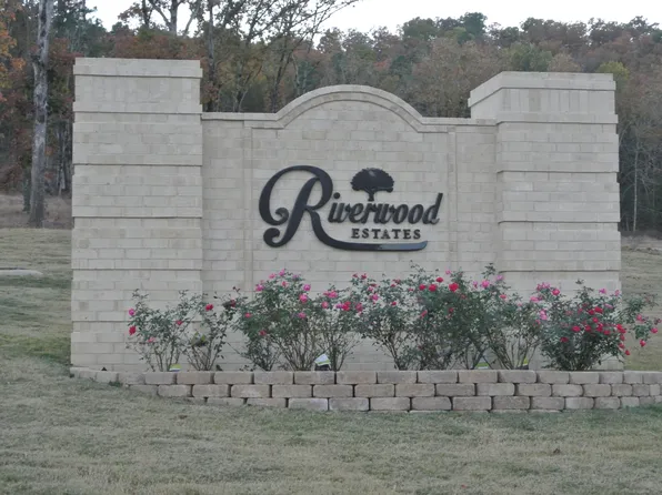 Riverwood Dr, Batesville, AR 72501
