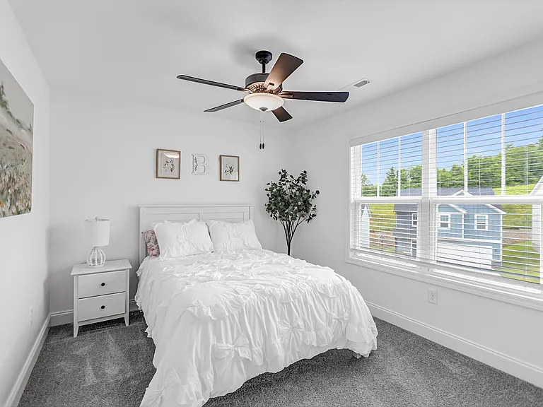 Amber Vista — Photo 28
