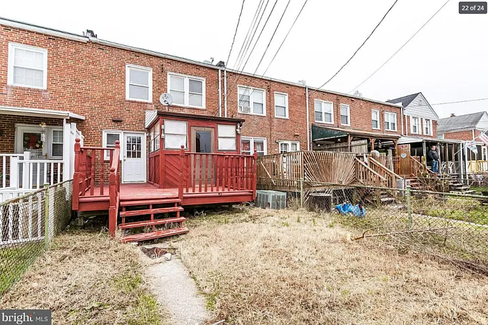 7457 Lawrence Rd — Photo 25