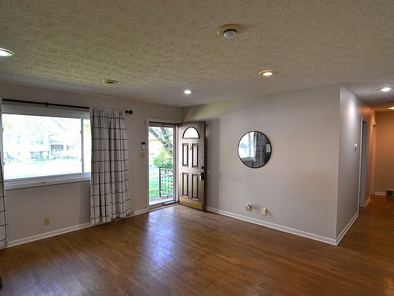 3rd image of 6145 Hickorywood Dr