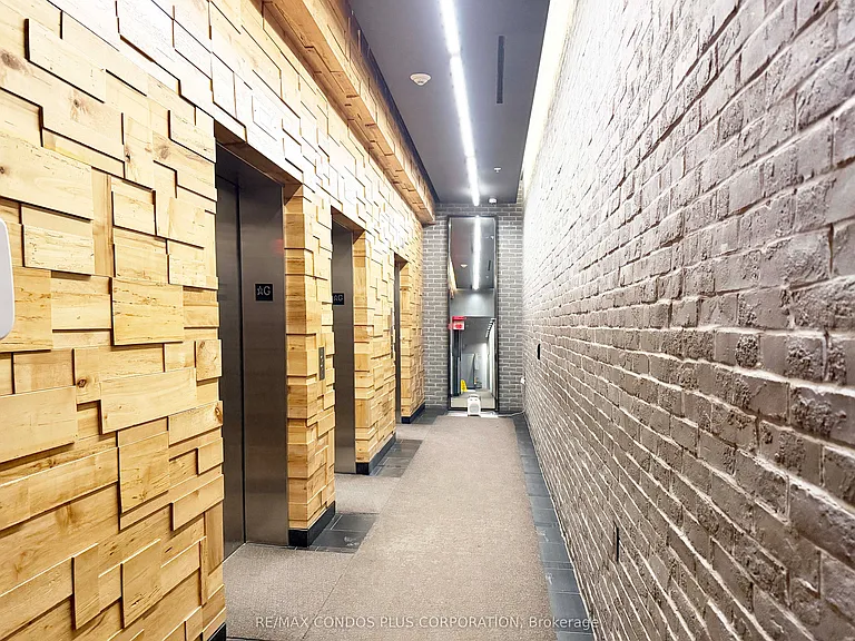 210 Simcoe St #2410 — Photo 23