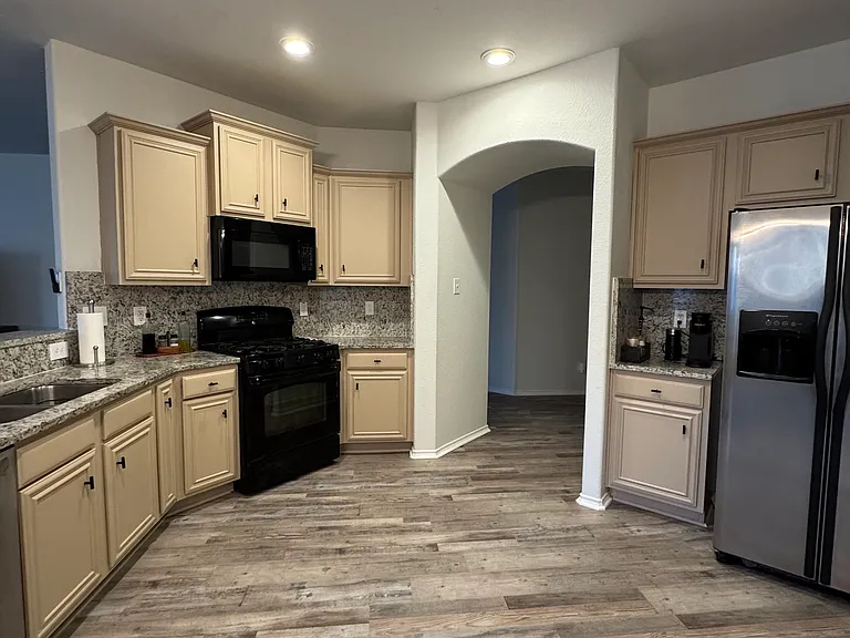 434 Winchester Dr — Photo 6