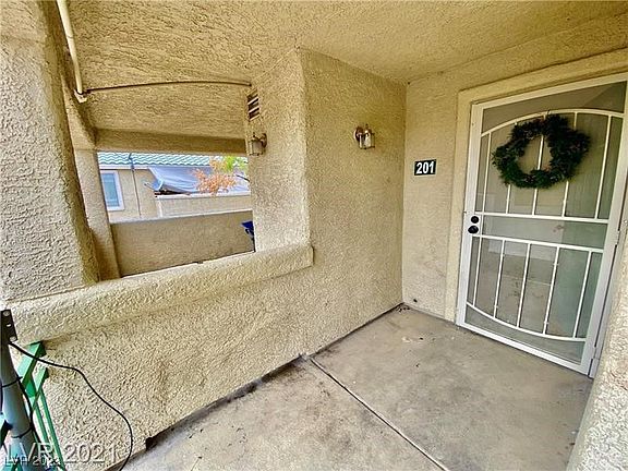 4th image of 1441 Linnbaker Ln Unit 201