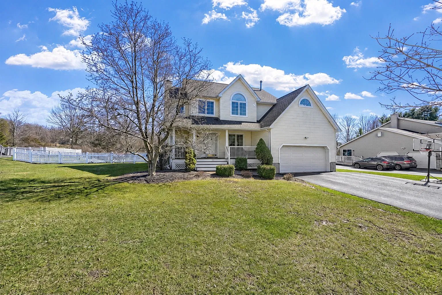 6 bed, 1850 sqft, $4,500 — Photo 1