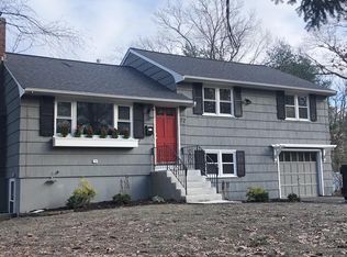 72 Oakcrest Rd, Needham, MA 02492