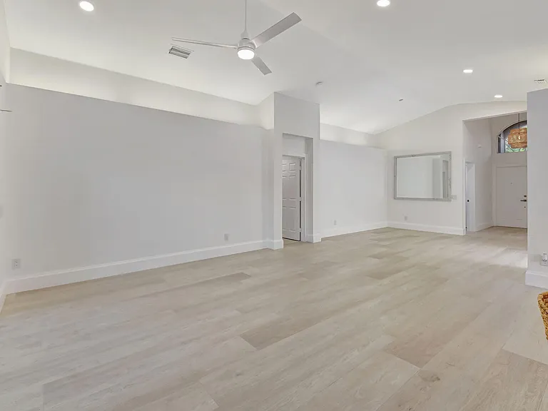 11287 Vivero Ave — Photo 12