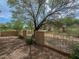 835 W Waterview Dr, Green Valley, AZ 85614