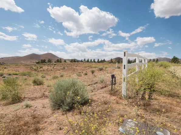 Dolores Place Nog Vic Pete, Acton, CA 93510