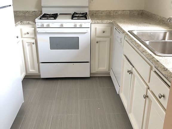 4th image of 4521 Kingswell Ave APT A