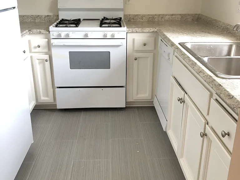 4521 Kingswell Ave #A — Photo 4