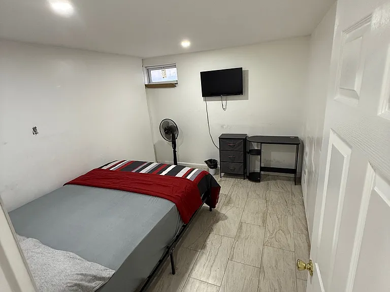 123 Louis Ave — Photo 2