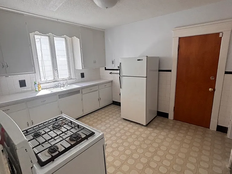 146 Stratford Rd #1 — Photo 6