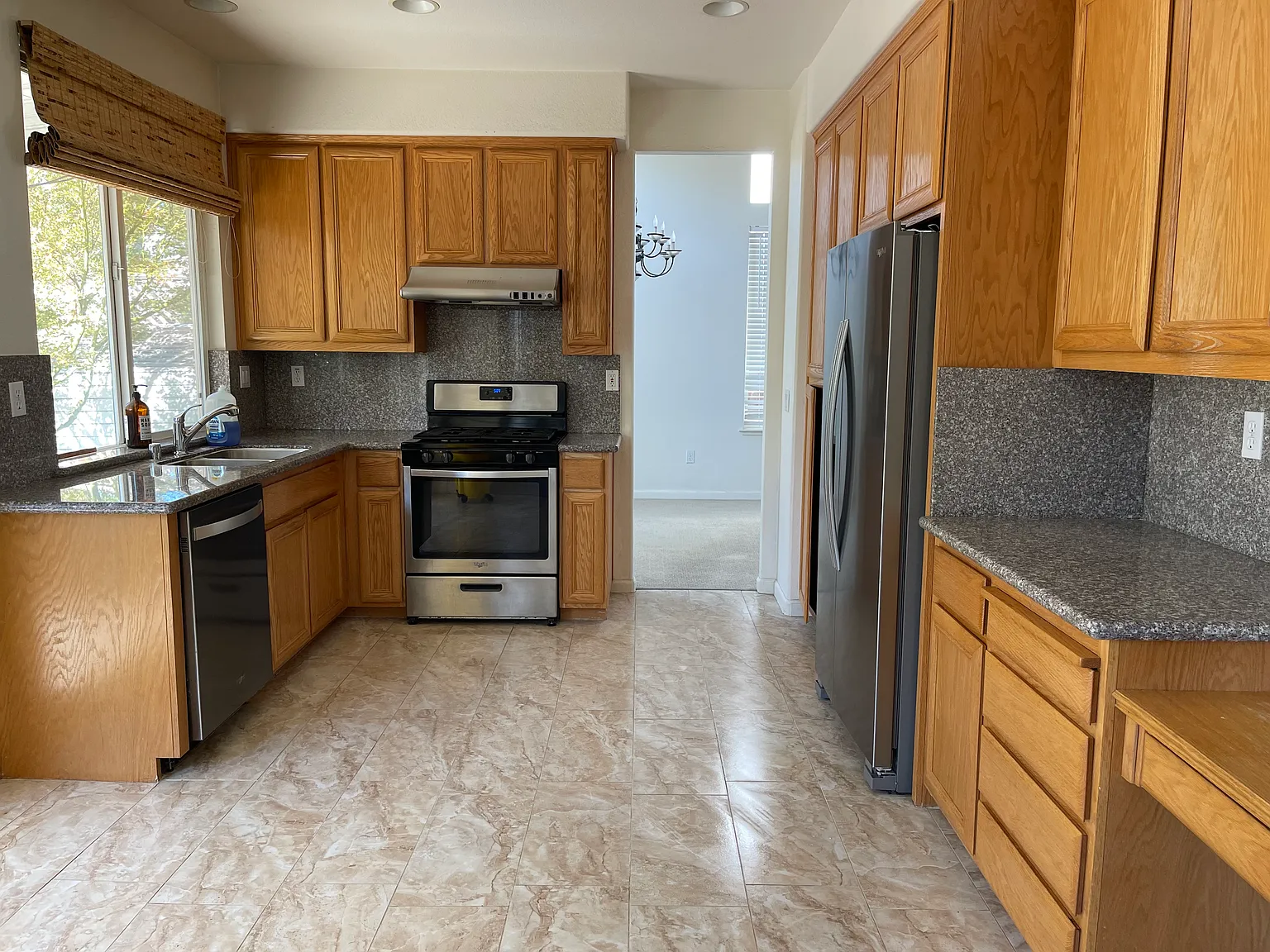 4 bed, 2.5 bath, 1851 sqft, $3,800 — Photo 4