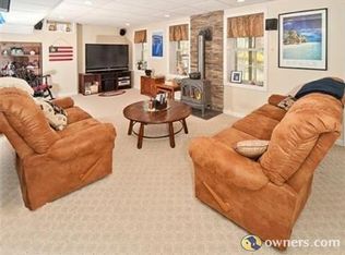 10 Hall St, Plymouth, MA 02360
