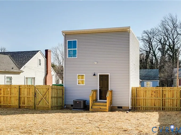 3107 Columbia St — Photo 13