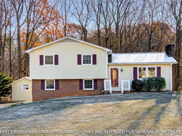 222 Westridge Dr, King, NC 27021