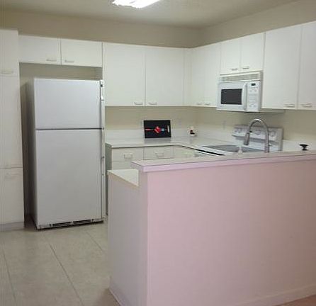 3rd image of 4973 SW 32nd Ter