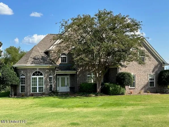 1440 Fountain Gate Dr E, Hernando, MS 38632