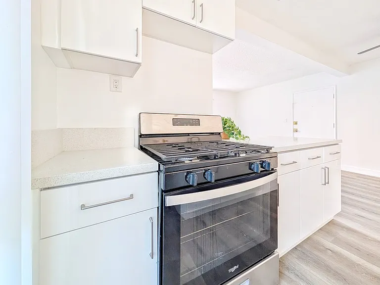 1818 W Sumac Ln #1B — Photo 4