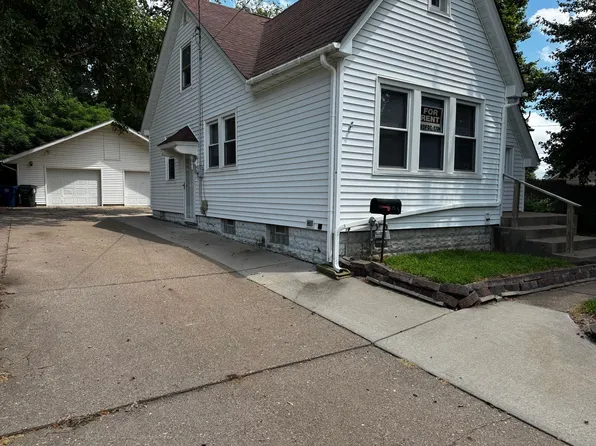 417 Waverly Rd, Davenport, IA 52804