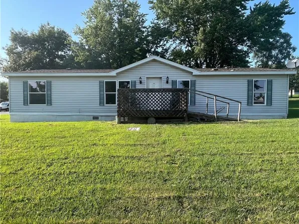 309 W 10th St, Stewartsville, MO 64490