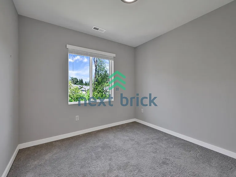 309 207th Pl SE — Photo 11