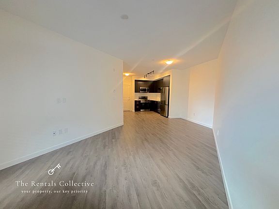 3rd image of 15733 85th Ave #218