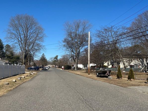 1181 Ocean Avenue, Bay Shore, NY 11706