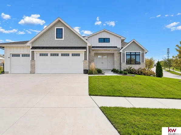 21173 C St, Elkhorn, NE 68022