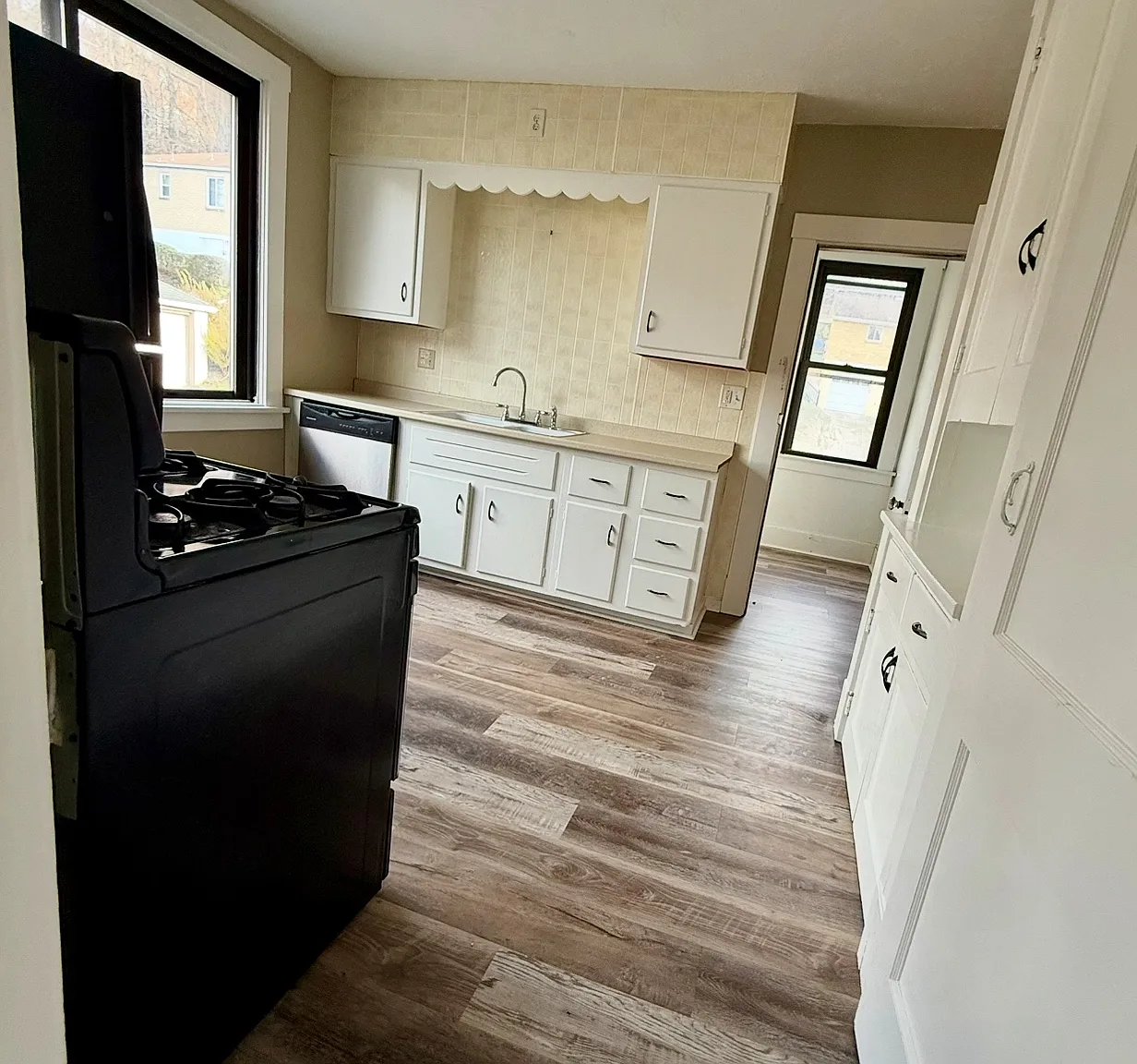414 Lenox Ave — Photo 1