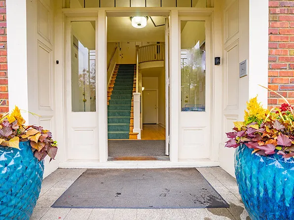 Murette, 124 W Garfield St #101, Seattle, WA 98119