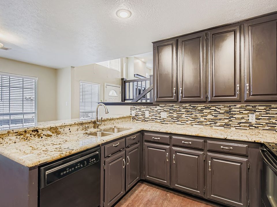 1st image of 3323 Augusta Blvd