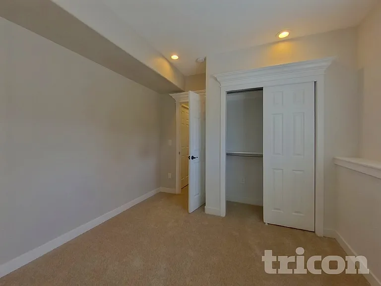 305 Calhoun Cir — Photo 14
