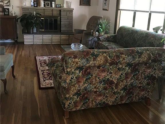 3rd image of 5316 Hillgrove Ave