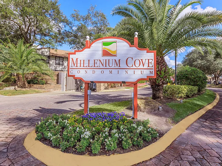 Cason at Millenia — Photo 17