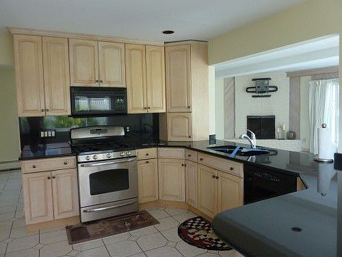 1st image of 31 Piper Ct
