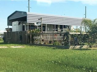 913 O'Neil Rd, Crystal Beach, TX 77650