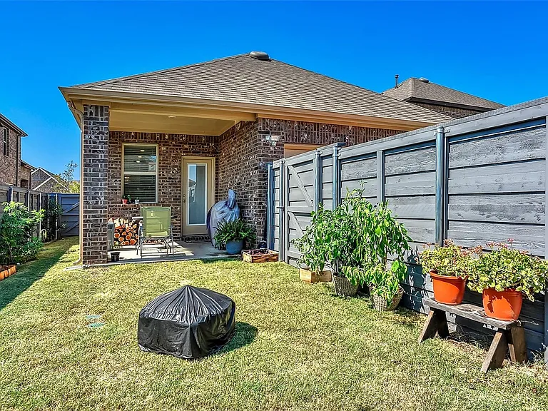 7205 Windy Meadow Dr — Photo 29