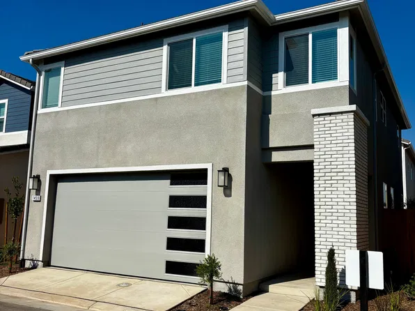 1459 Woodhill Ln, Clovis, CA 93619