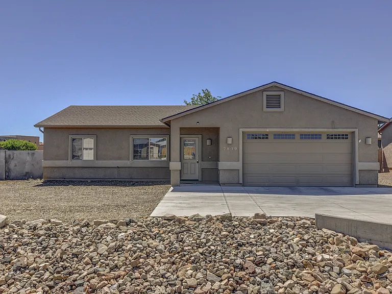 7839 E Loos Dr — Photo 1