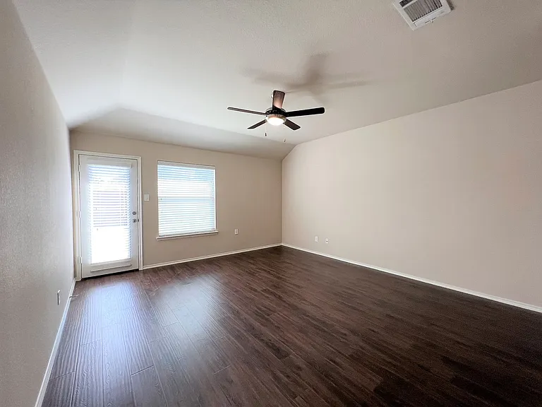 9605 Straightaway Dr — Photo 6