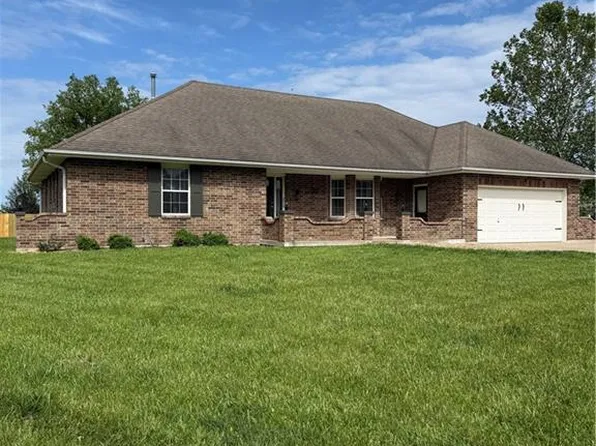 700 Mount Hope Cir, Odessa, MO 64076