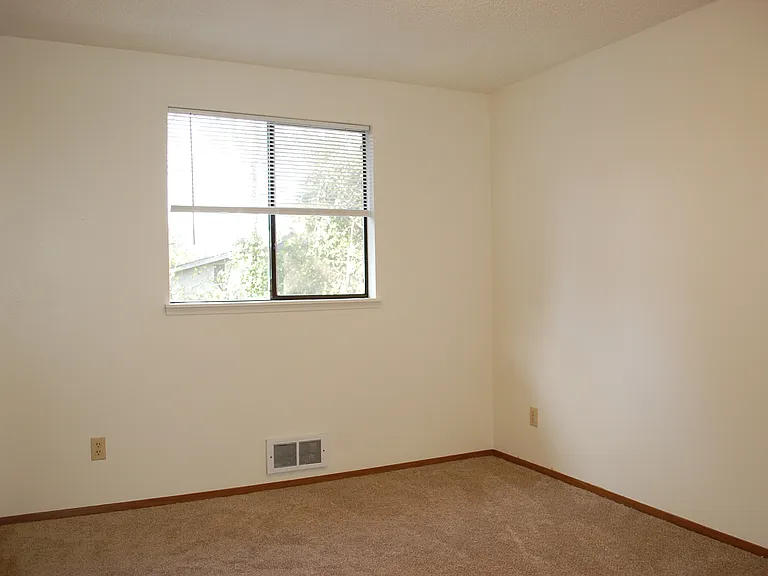 108 Kensington Ave S #4 — Photo 12