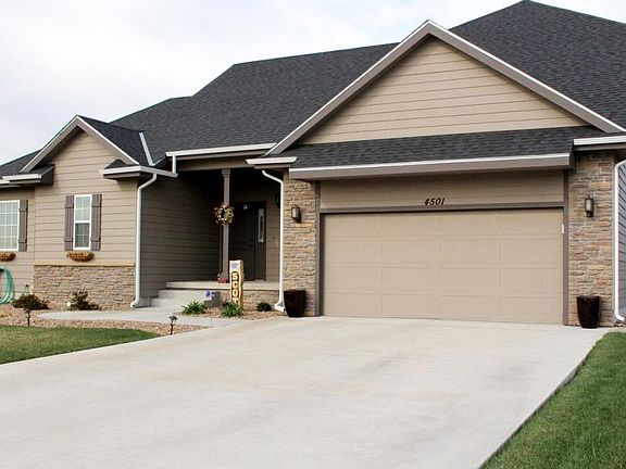 3rd image of 4501 Vista Dr