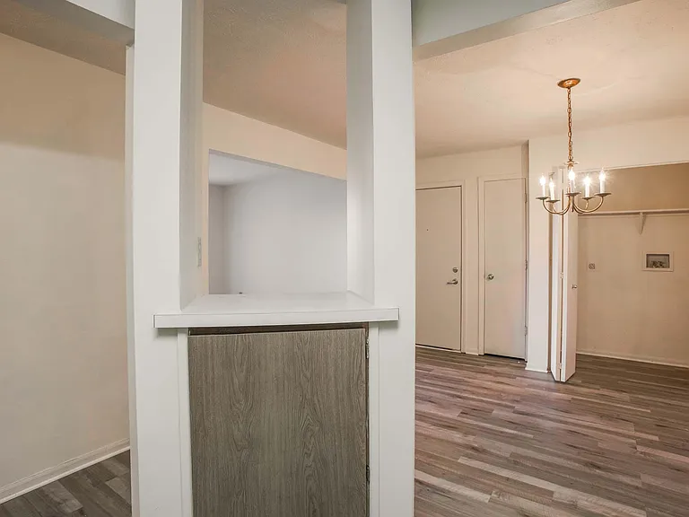 Port Crossing Apartments — Photo 80