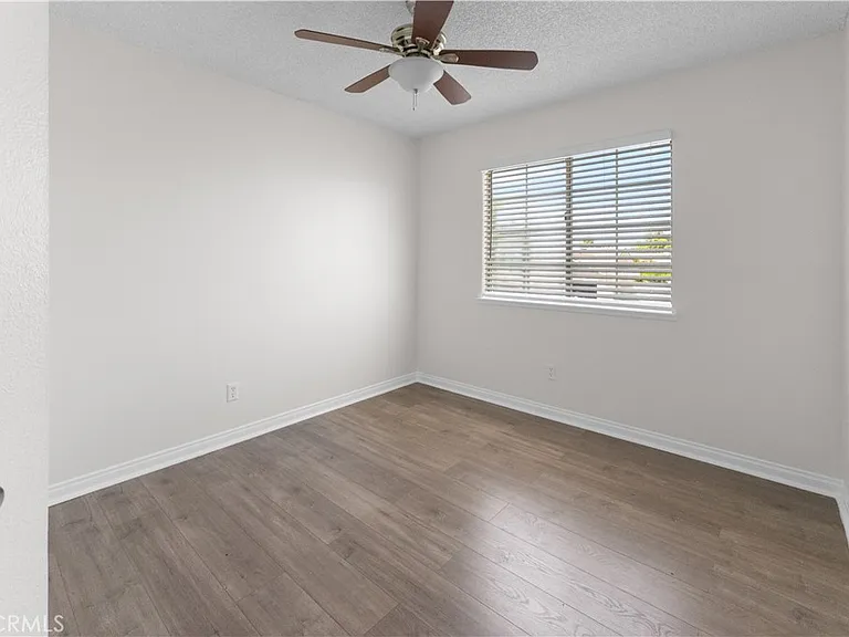 1232 Kings Rd — Photo 3