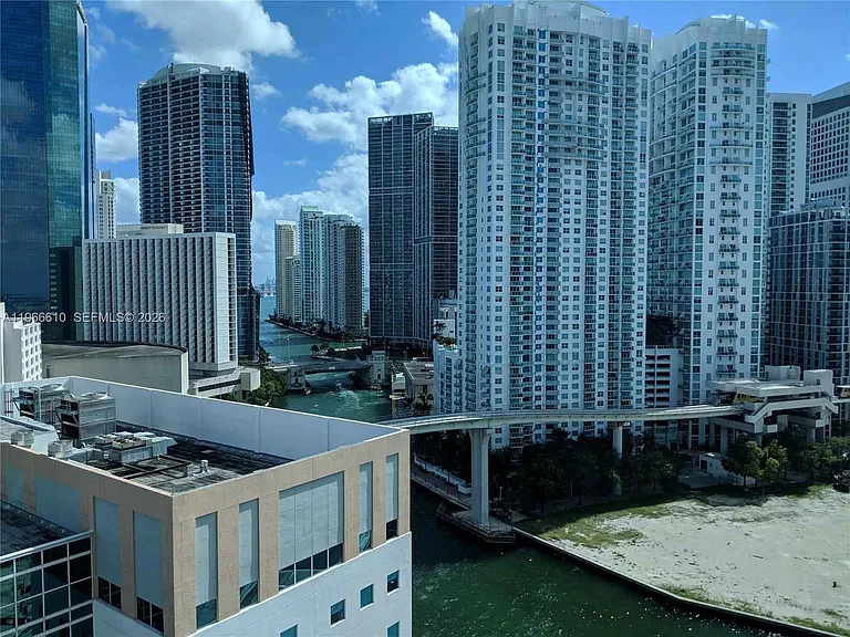 S Miami Ave — Photo 35