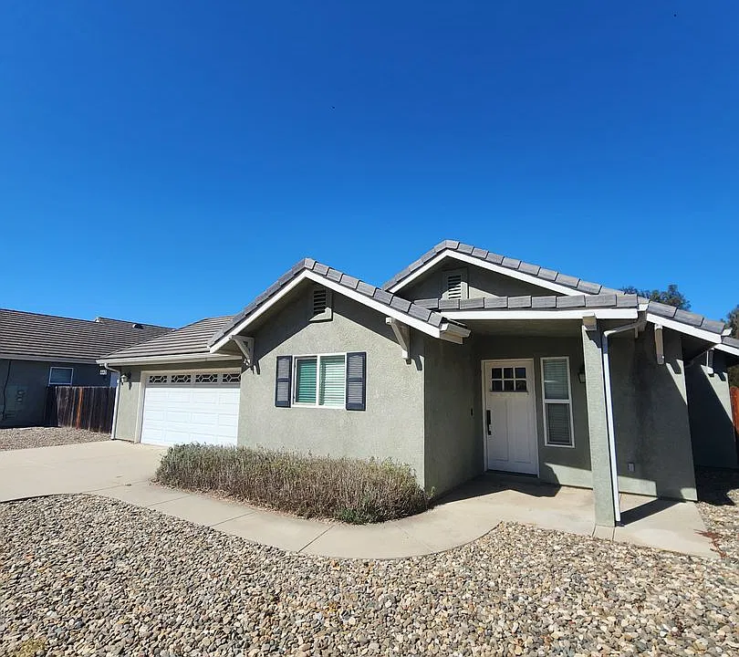 640 Camino Caballo